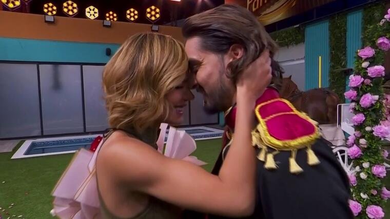 El romántico reencuentro entre Aleska Génesis y Christian Estrada