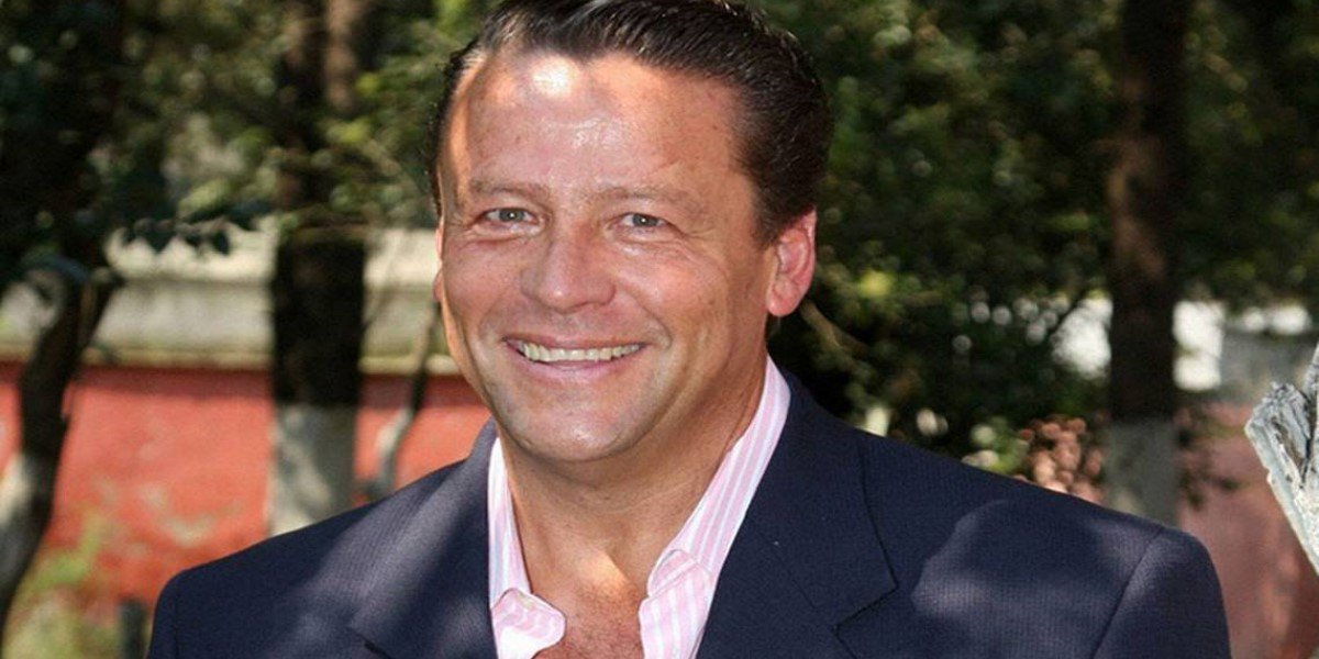 piden retirar a alfredo adam de lcdf